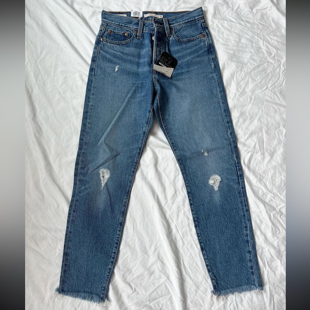 NWT Levi Wedgie High rise jeans